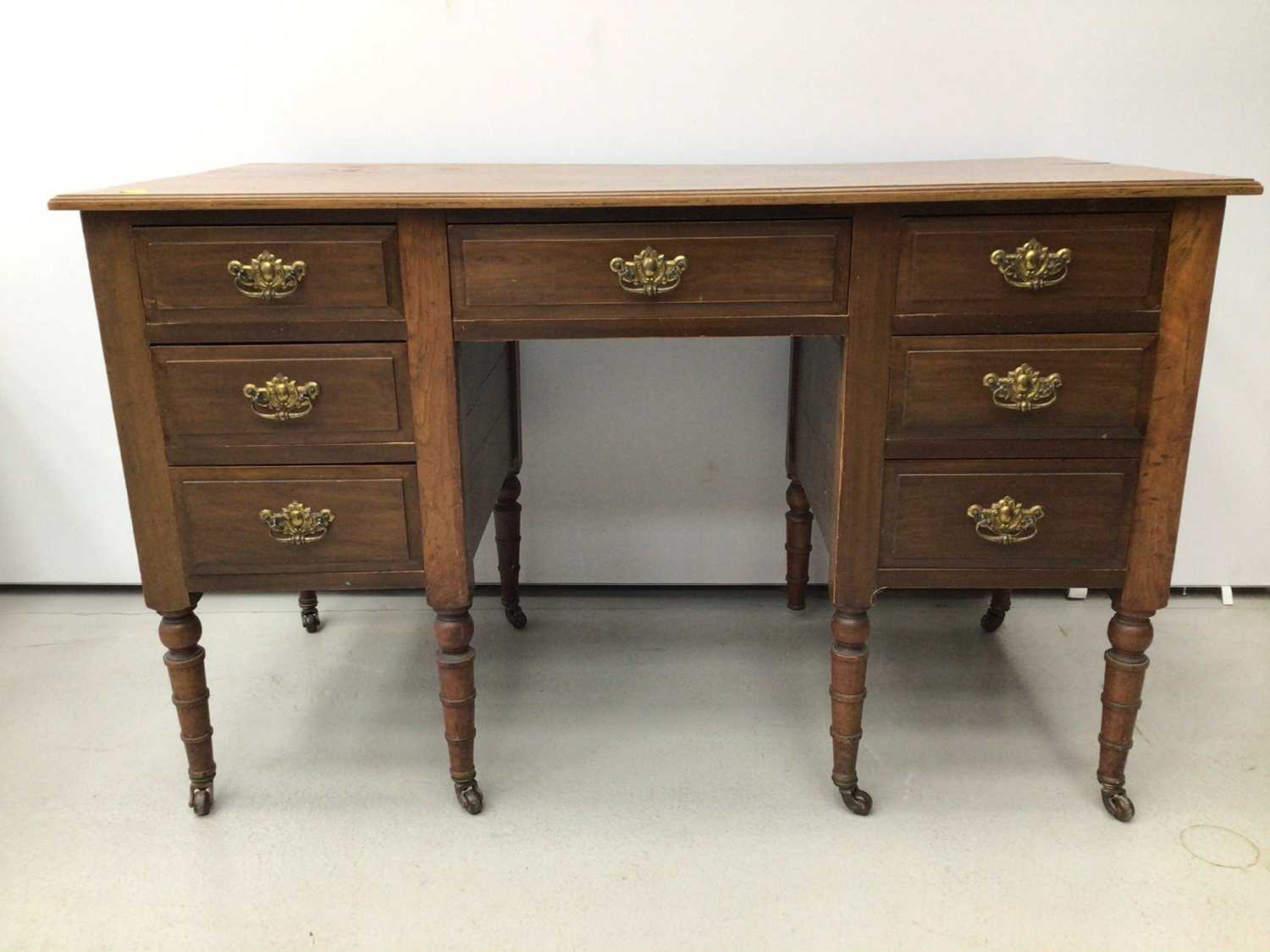 Edwardian mahogany kneehole desk - Image 3 of 5