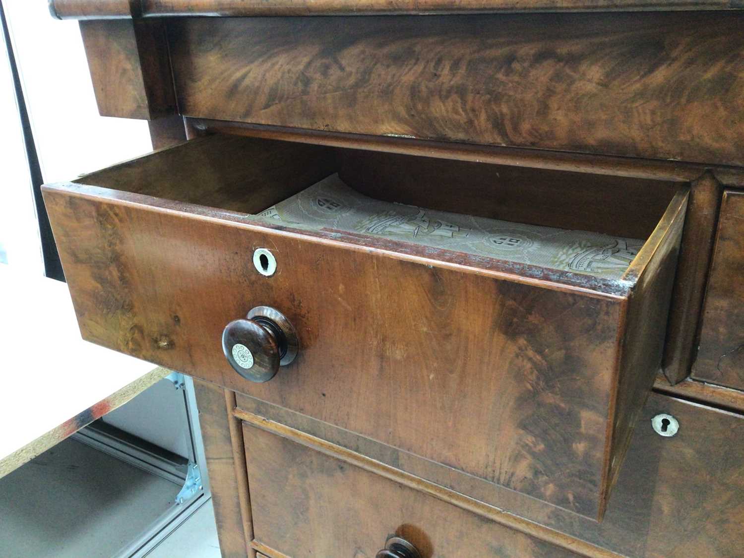 19th century mahogany chest with frieze drawer, two short and three long graduated drawers below on - Image 5 of 7