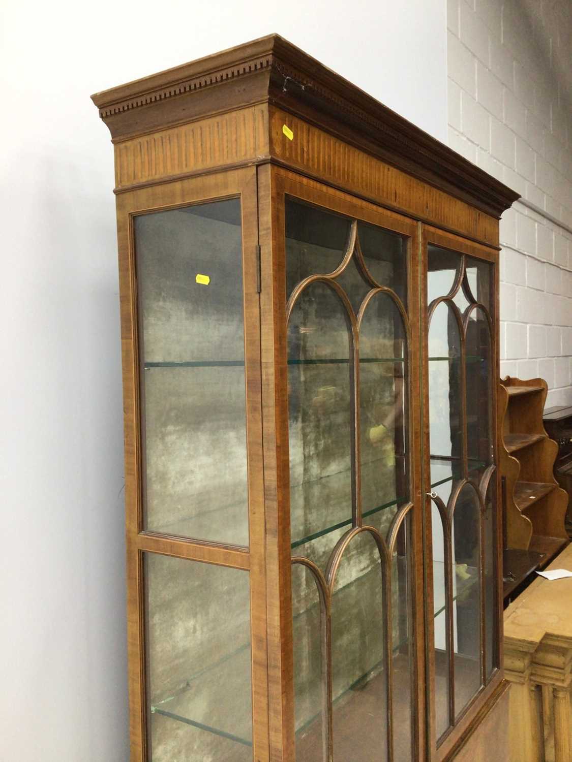 Good quality Edwardian inlaid mahogany display cabinet - Image 8 of 9