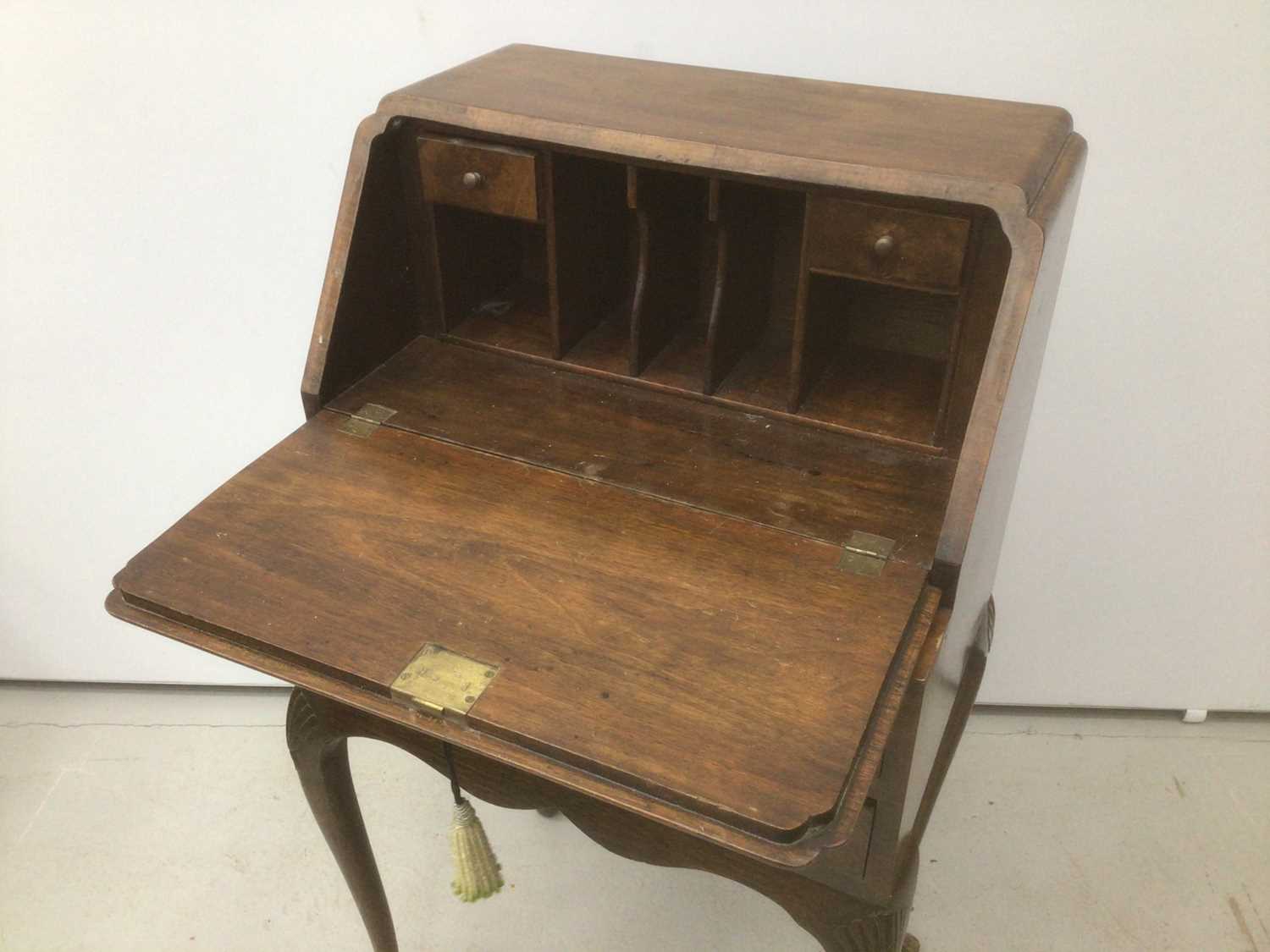 Good quality Georgian style ladies bureau with two drawers below on cabriole legs, 51cm wide x 38cm - Image 4 of 4