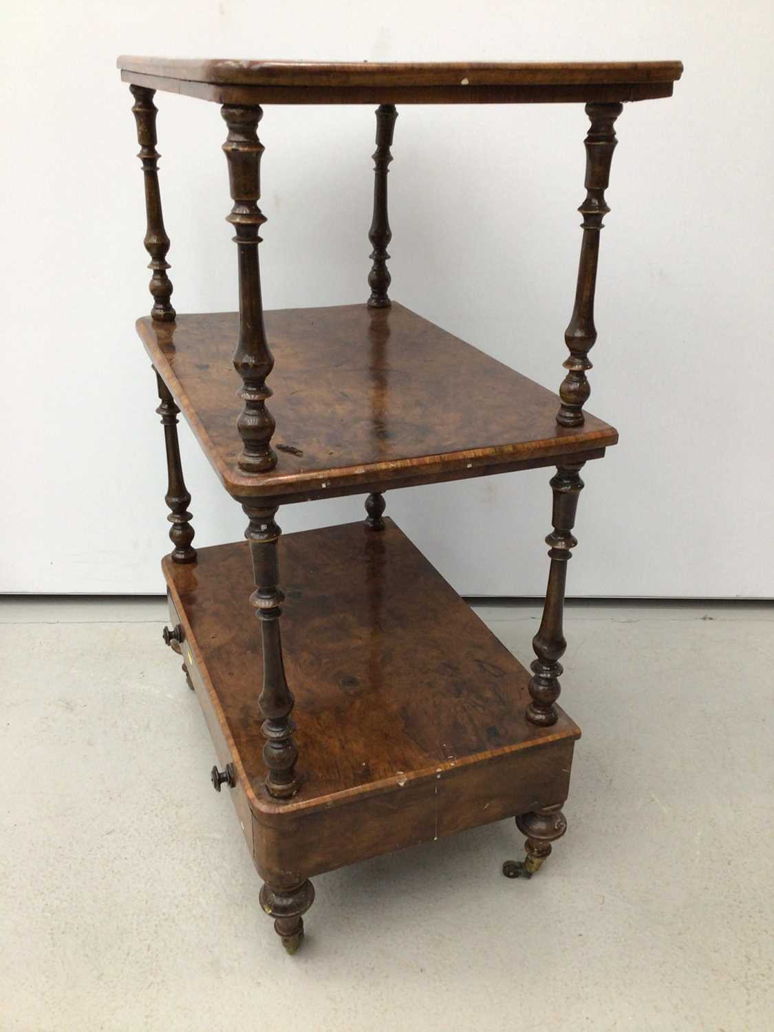 Victorian figured walnut three tier whatnot - Image 4 of 5