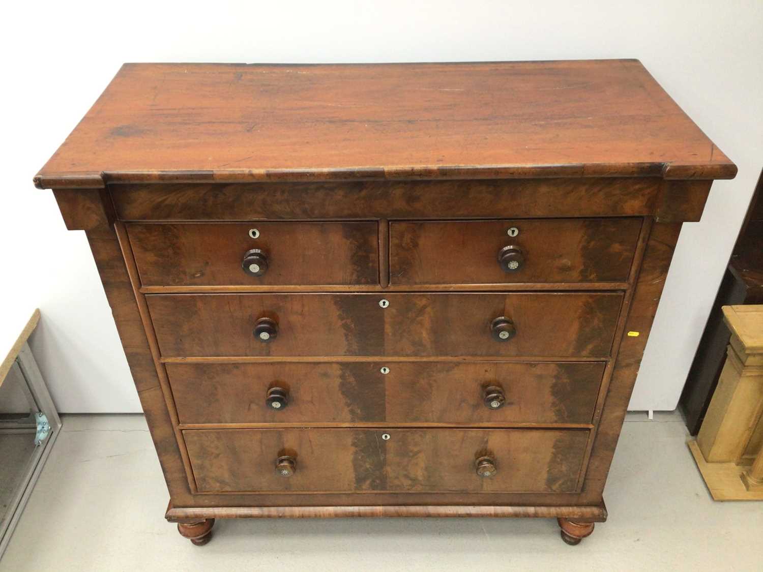 19th century mahogany chest with frieze drawer, two short and three long graduated drawers below on - Image 4 of 7