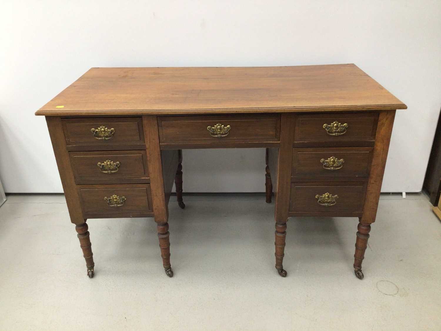 Edwardian mahogany kneehole desk