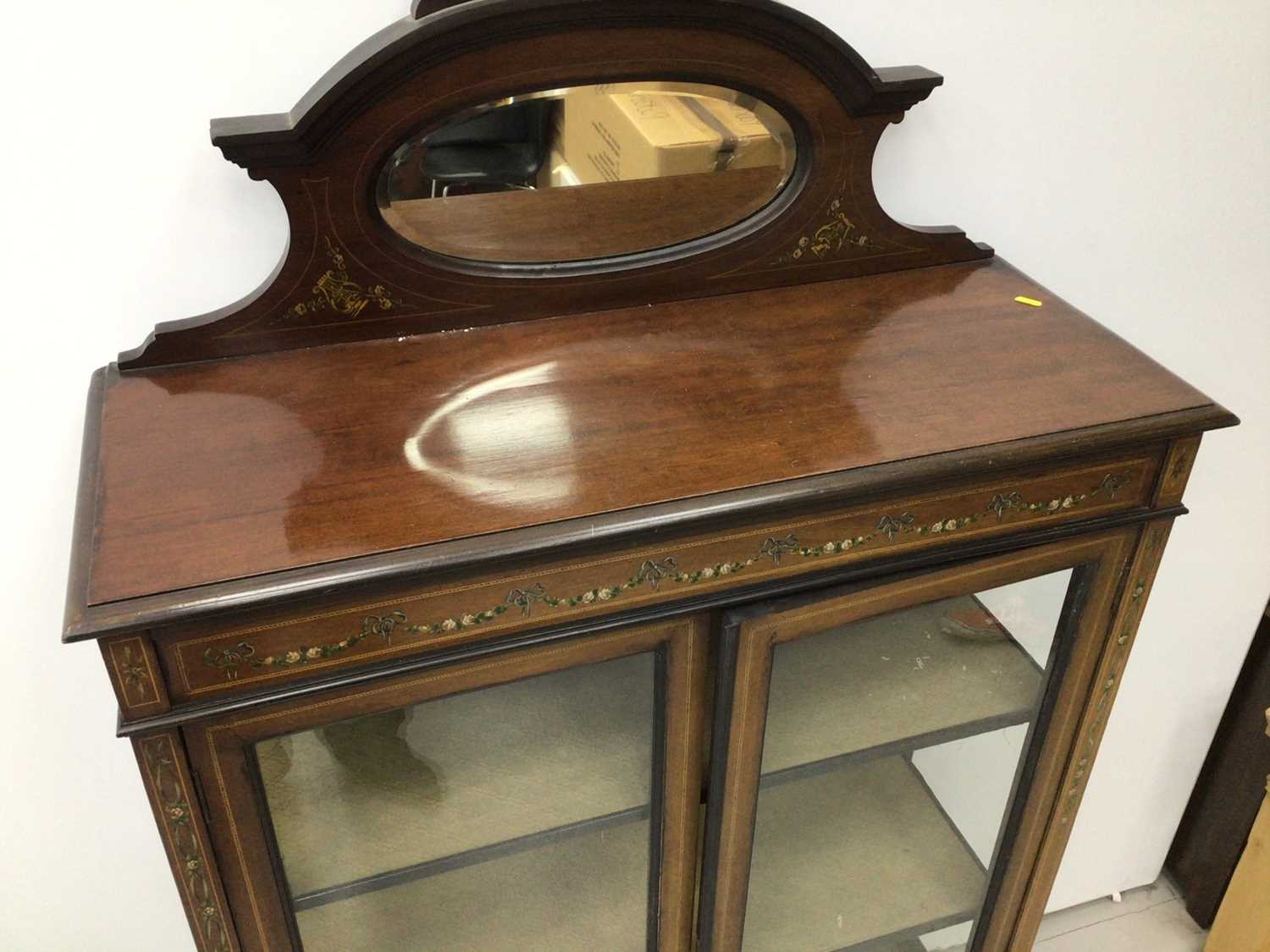 Edwardian inlaid mahogany display cabinet with bevelled mirrored back 91cm wide x 168cm high - Image 3 of 5