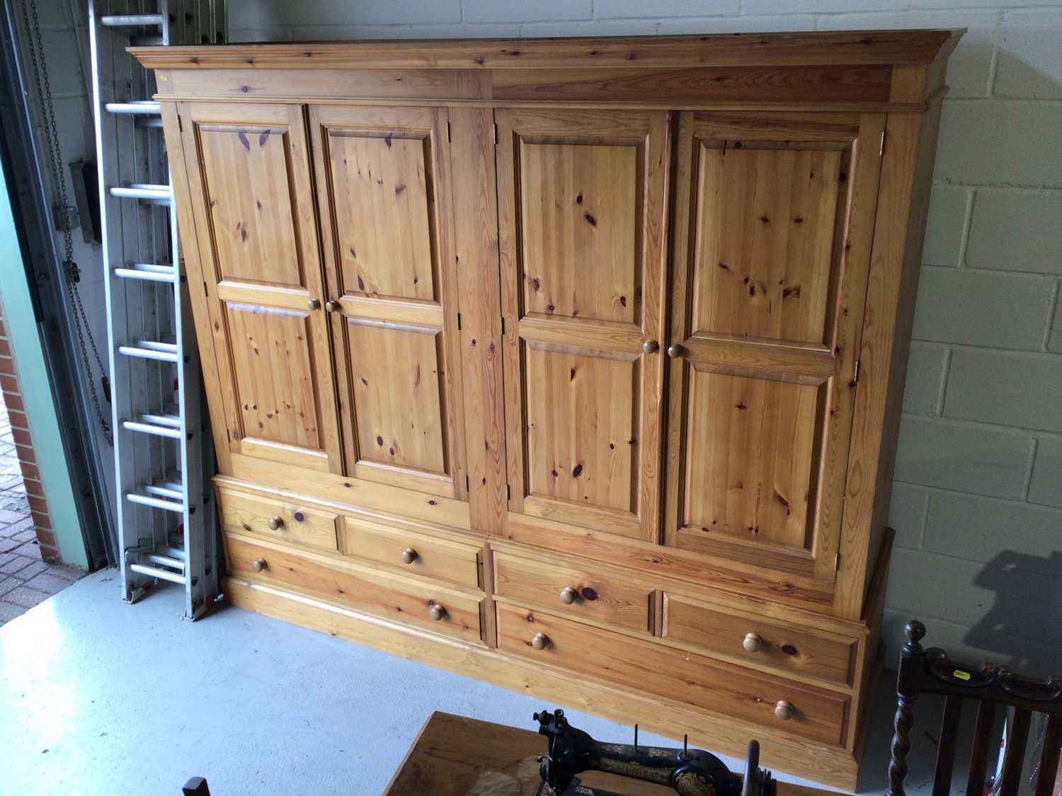 Modern pine triple wardrobe wiht three panelled doors, three short and two long drawers below, 184cm - Image 2 of 5