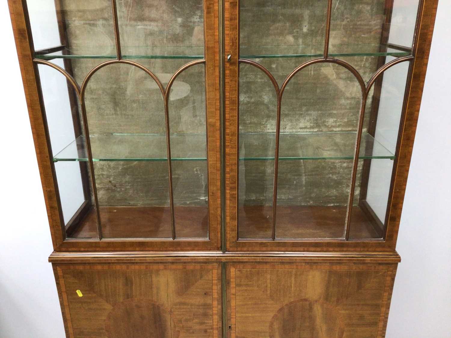 Good quality Edwardian inlaid mahogany display cabinet - Image 9 of 9