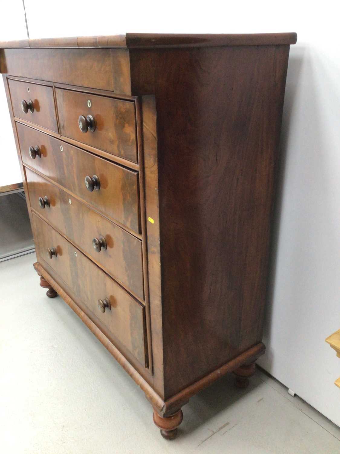 19th century mahogany chest with frieze drawer, two short and three long graduated drawers below on - Image 7 of 7