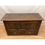 Early 18th century oak mule chest, with hinged lid enclosed interior with candle box, two drawers be