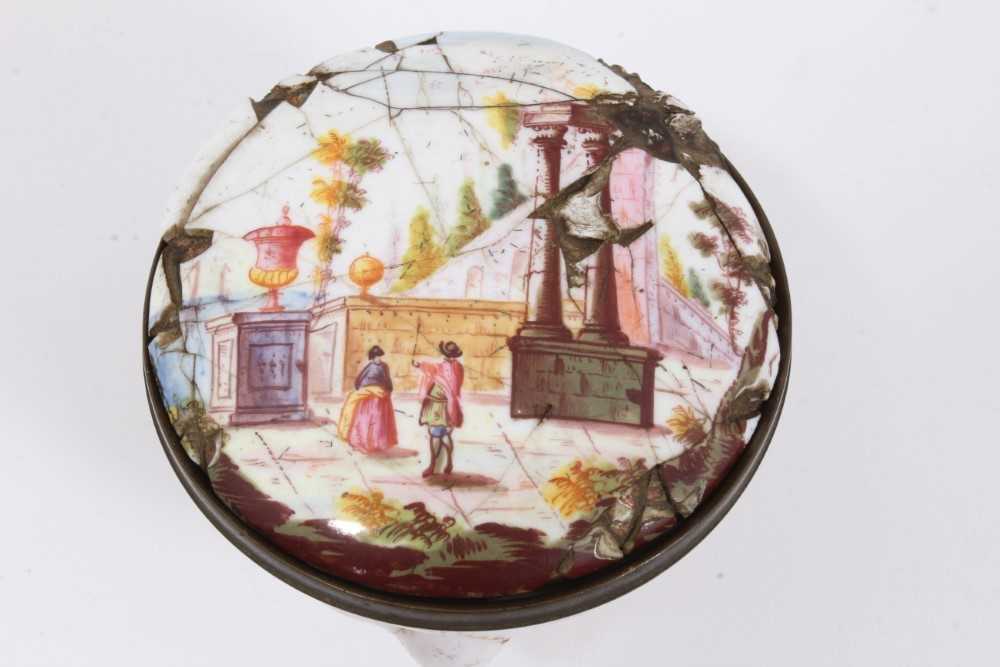 Unusual 18th century enamel bonbonnière - Image 5 of 7