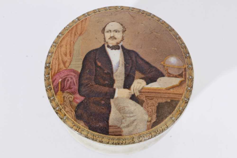 Victorian Prattware pot lid and base printed with a portrait of 'The late Prince Consort' 10.5 cm di