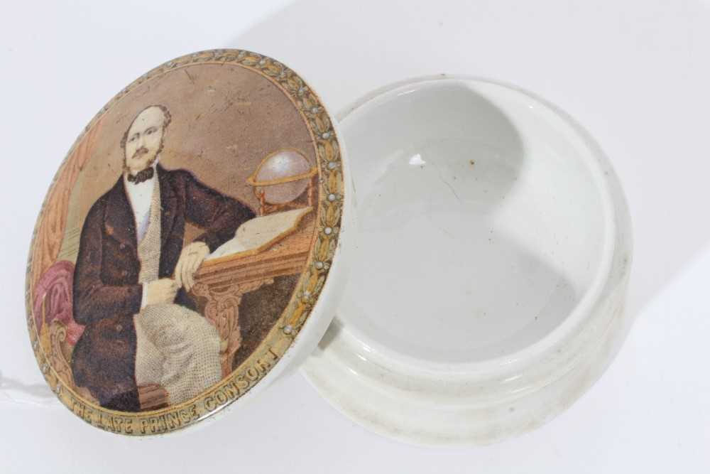 Victorian Prattware pot lid and base printed with a portrait of 'The late Prince Consort' 10.5 cm di - Image 2 of 4