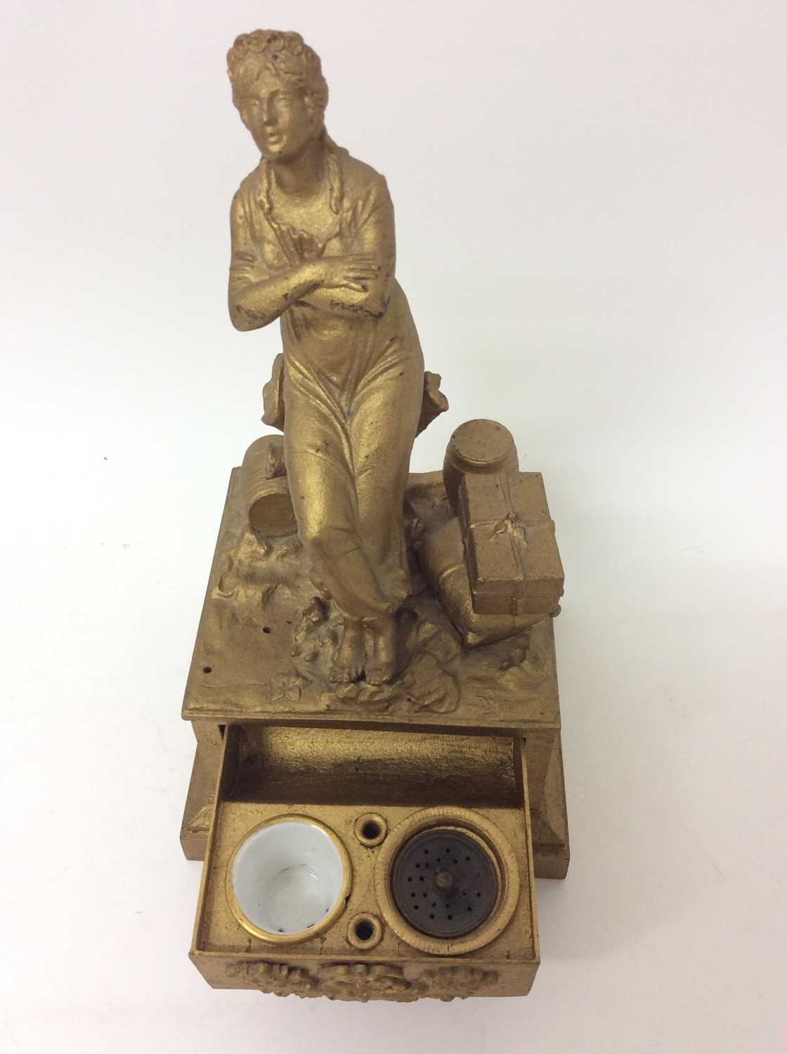 19th century Continental inkstand of classical form depicting figure sitting on tree stump - Image 2 of 3