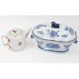 18th century Chinese export tureen and cover, together with an 18th century Chinese teapot and cover