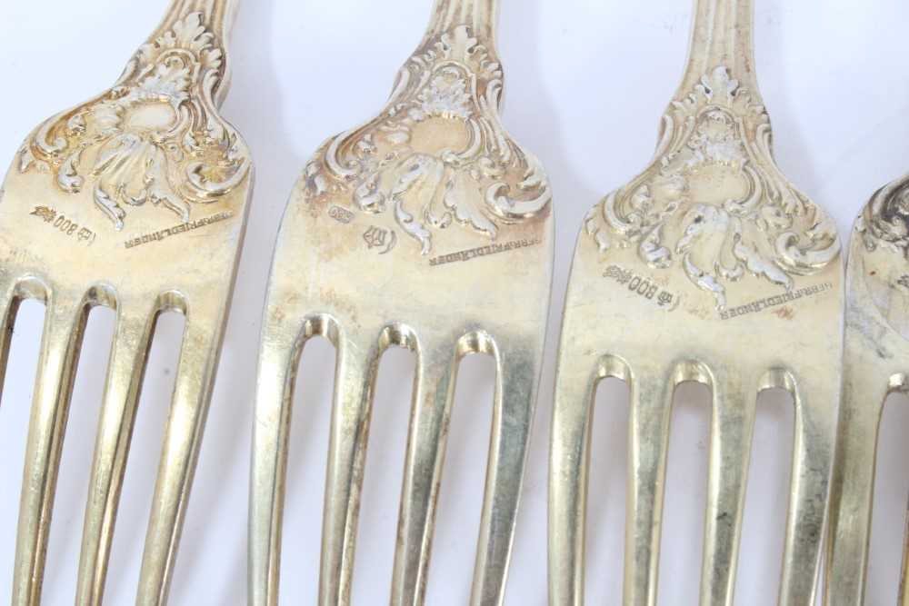 Twelve late 19th/early20th century German Silver-Gilt Dessert Forks, Rococo pattern, from the Royal - Image 9 of 12