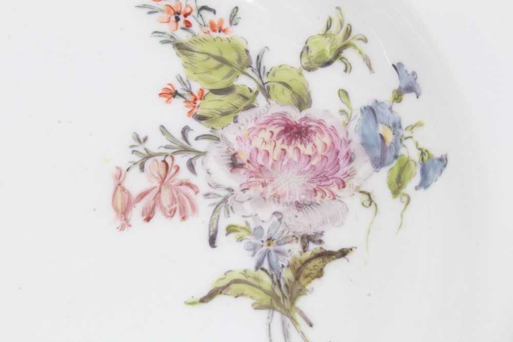 Chelsea porcelain bowl, c.1755, polychrome painted with floral sprays, red anchor mark to base, 16.2 - Image 2 of 8