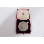 G.B. - Silver Medallion commemorating George V Silver Jubilee 1935 diameter 57mm, in case of issue (