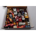 A lot of diecast, tin plate and plastic models cars various manufacturers.