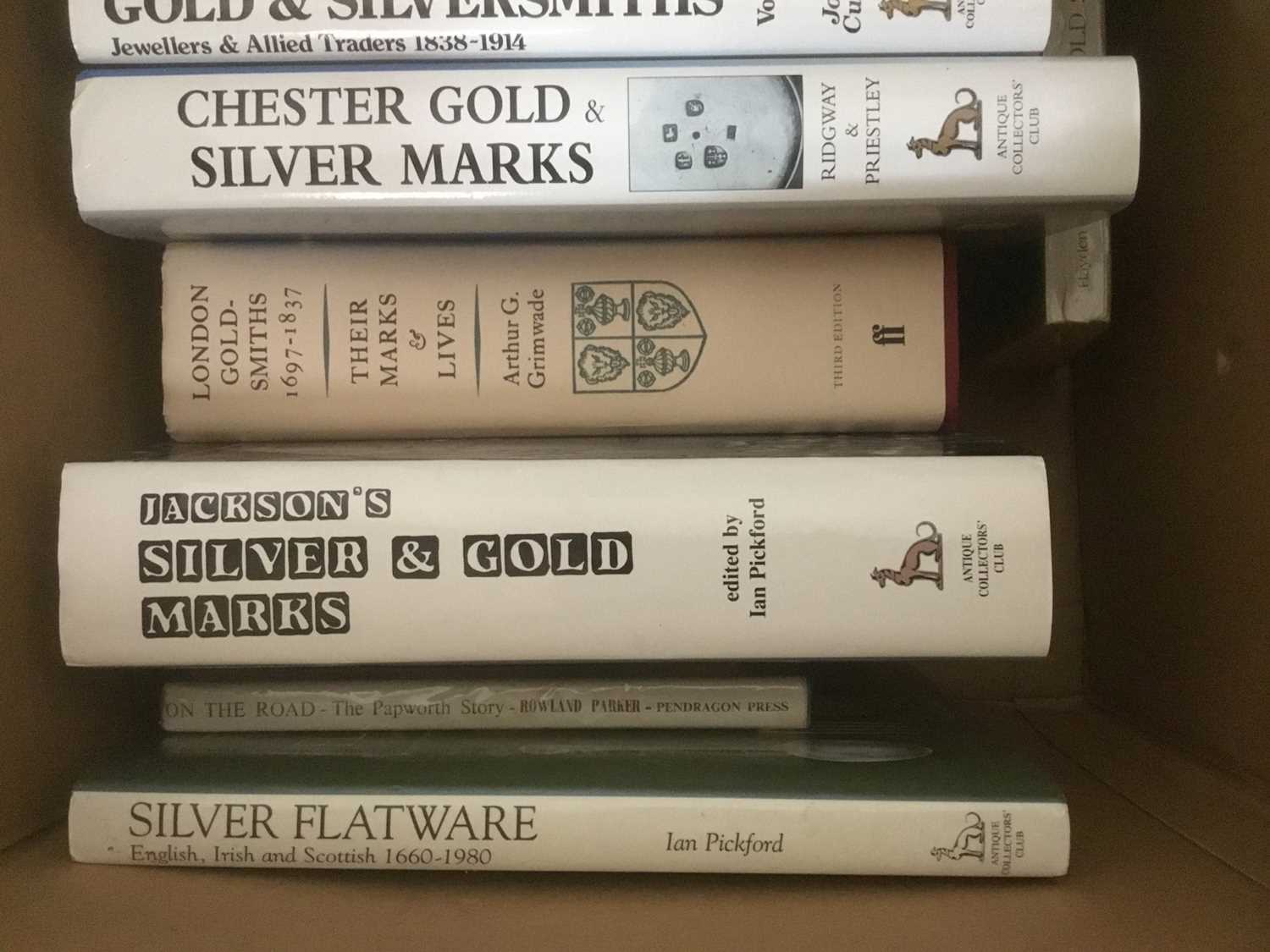 Box of silver collecting reference books - Image 3 of 4