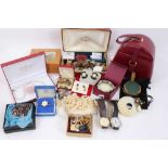 Quantity of vintage and modern costume jewellery and bijouterie