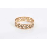 Continental 14ct gold wedding ring with pierced design, size P