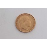 G.B. - Mixed coinage to include Gold Half Sovereign, Edward VII 1906 GF and a small quantity of mode