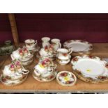 Royal Albert Old Country Roses dinner and tea service comprising 10 dinner plates, 10 side plates, 1