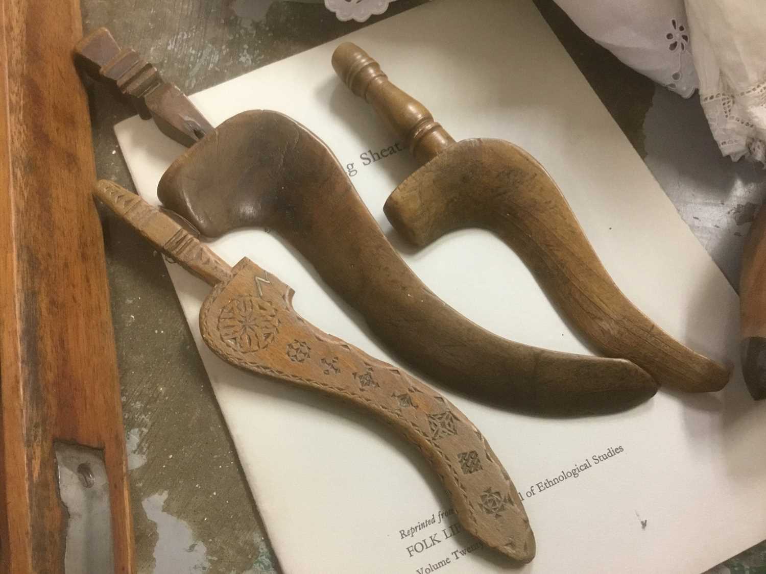 Three antique treen knitting sheaths, together with three shuttles and collection of lacework and ot - Image 2 of 6