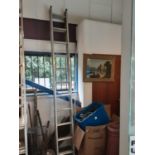 Large aluminium extending ladder
