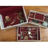 Box of vintage costume jewellery and bijouterie