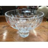 Stylish cut glass bowl, 26cm wide
