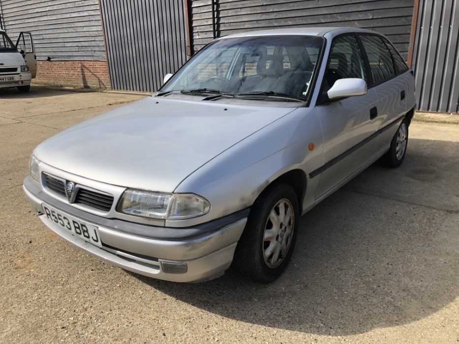 1998 Vauxhall Astra 1.6 Arctic 16V Automatic, 5 door hatchback, Reg. No. R553 BBJ, finished in silve - Image 6 of 11