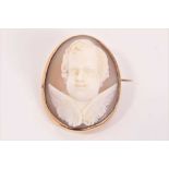 Victorian carved shell cameo brooch depicting an angel, in a gold mount. 30mm x 24mm.