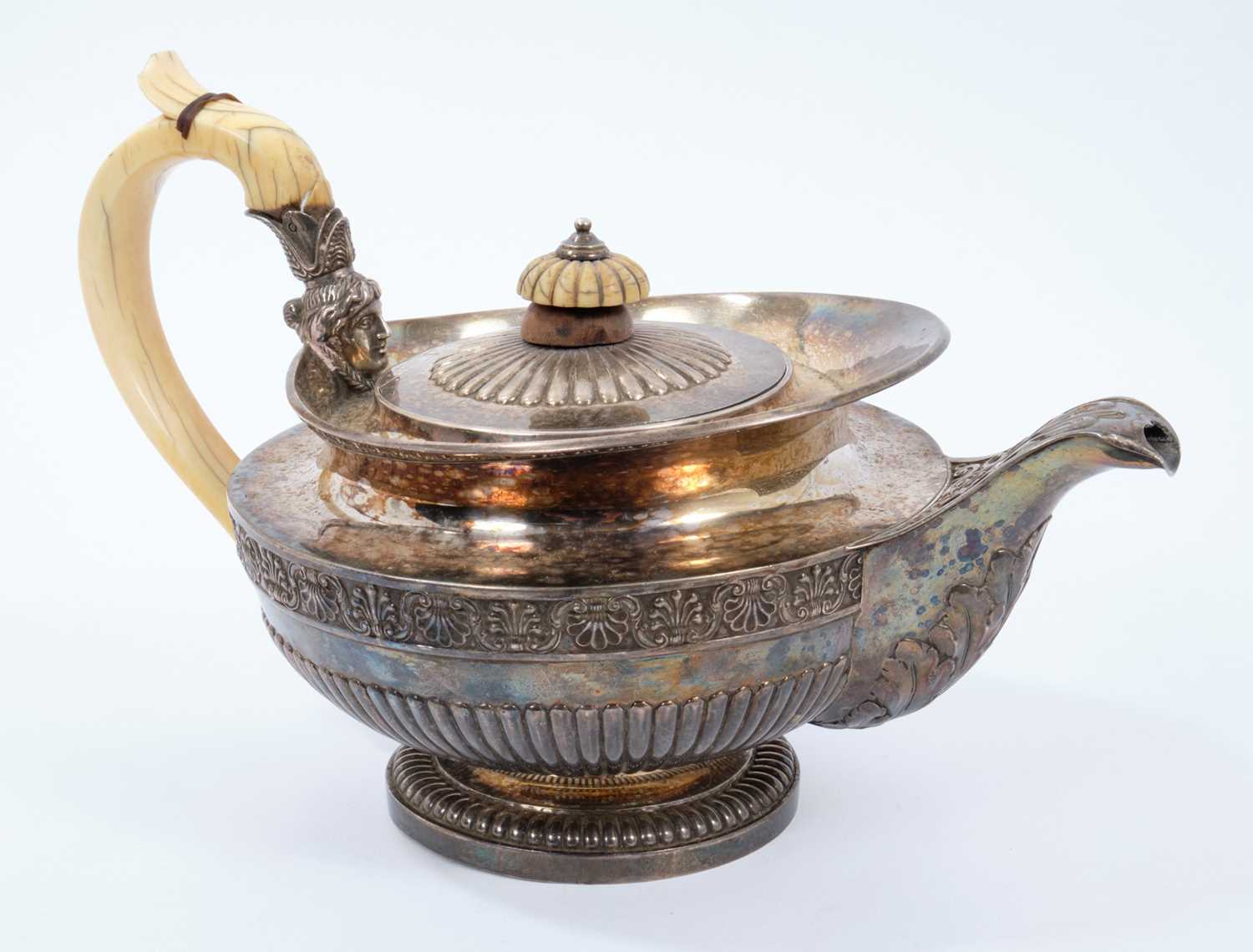 Fine quality George III silver teapot with ivory handle (broken) - Image 2 of 3