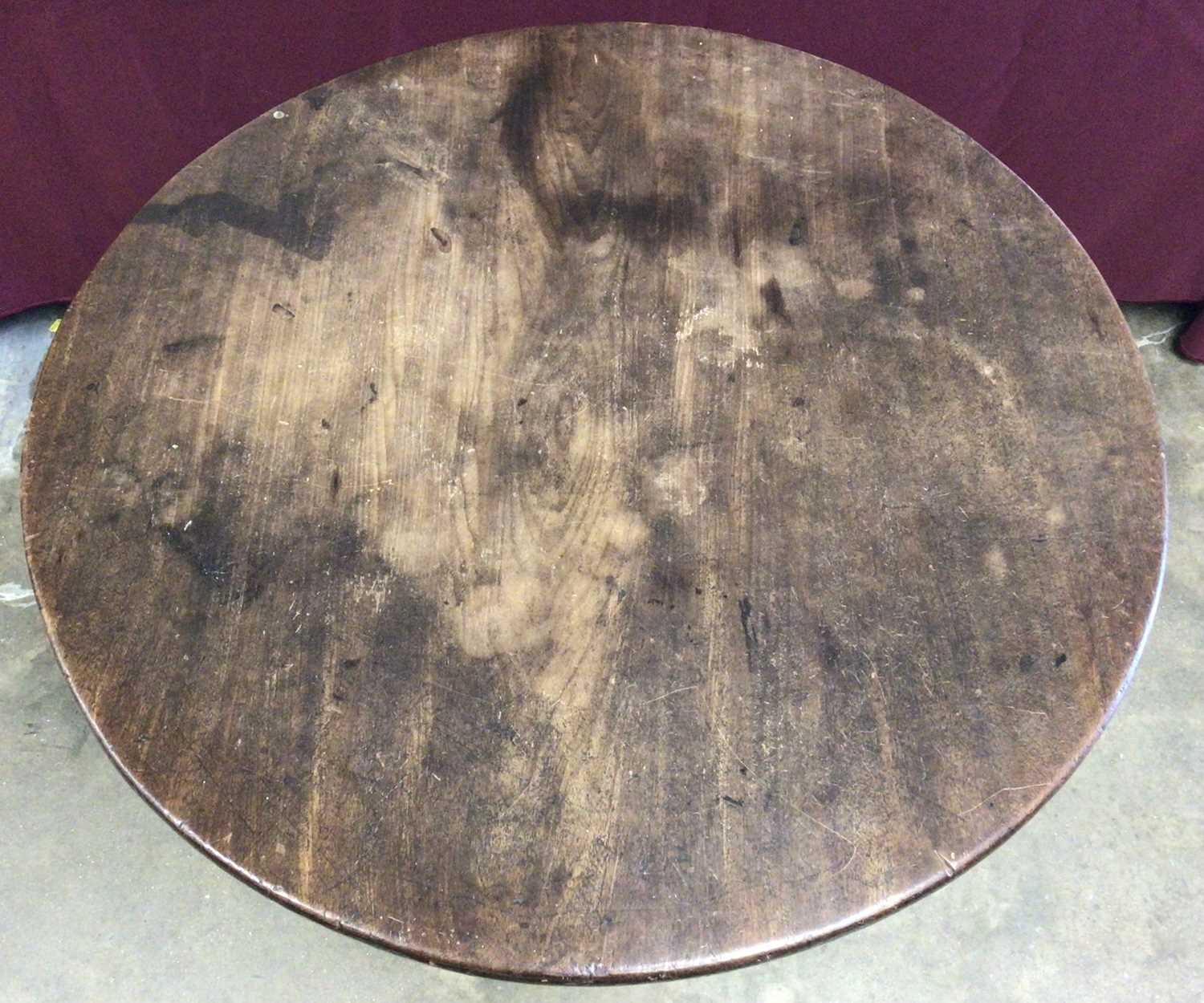 George II red walnut occasional table - Image 4 of 5