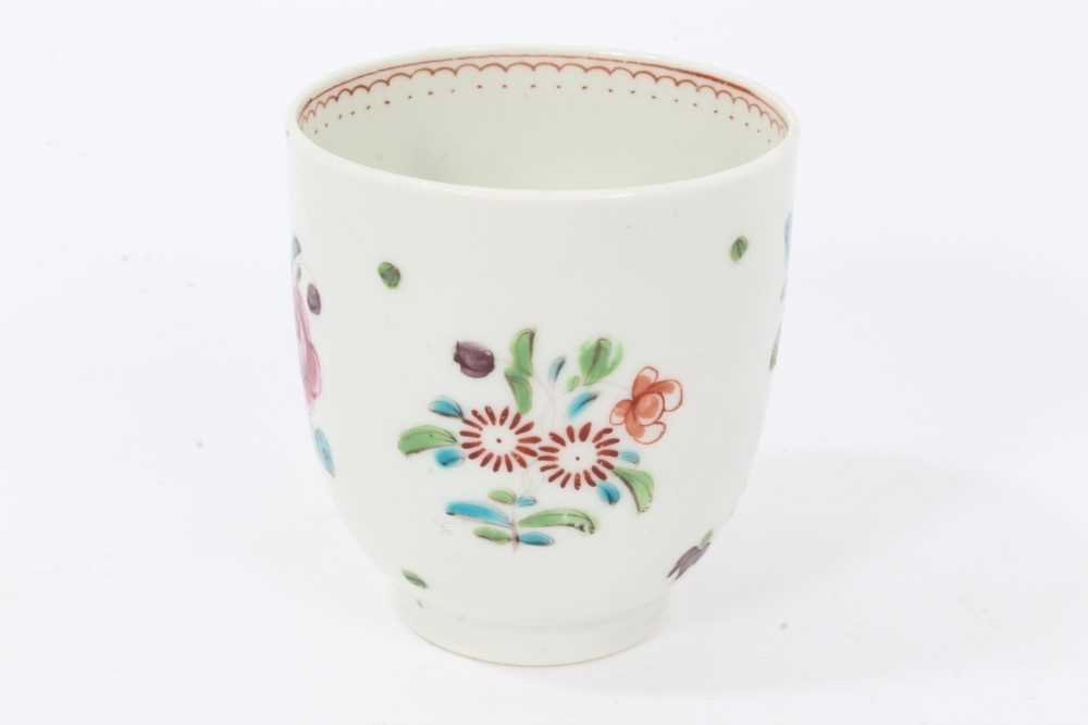 Worcester coffee cup, circa 1770, polychrome painted with flowers, with iron red inner border, 6.5cm - Image 2 of 7