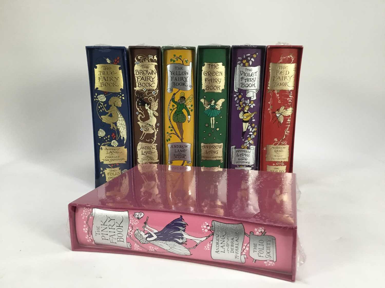 Seven Folio Society Rainbow Fairy Books by Andrew Lang, still sealed in original plastic wrapping - Image 4 of 7