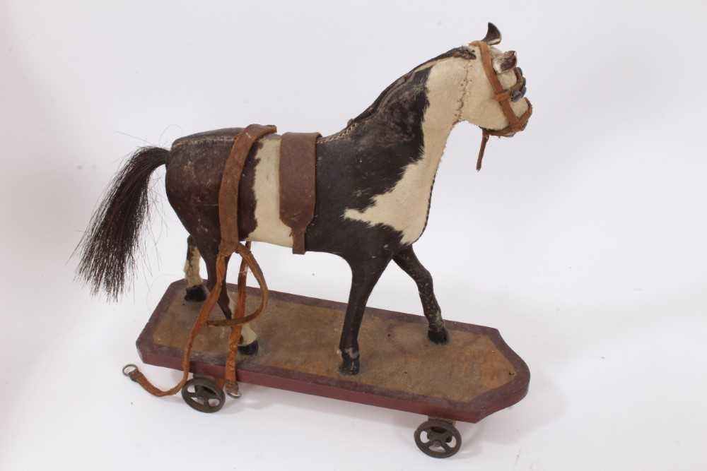 19th century folk art carved and painted wooden horse, cart and stable - Image 3 of 7