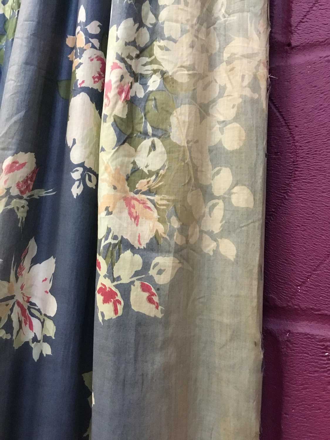 Two pairs of curtains with floral design on blue ground, approximately 307cm long x 74cm at the top - Image 5 of 8