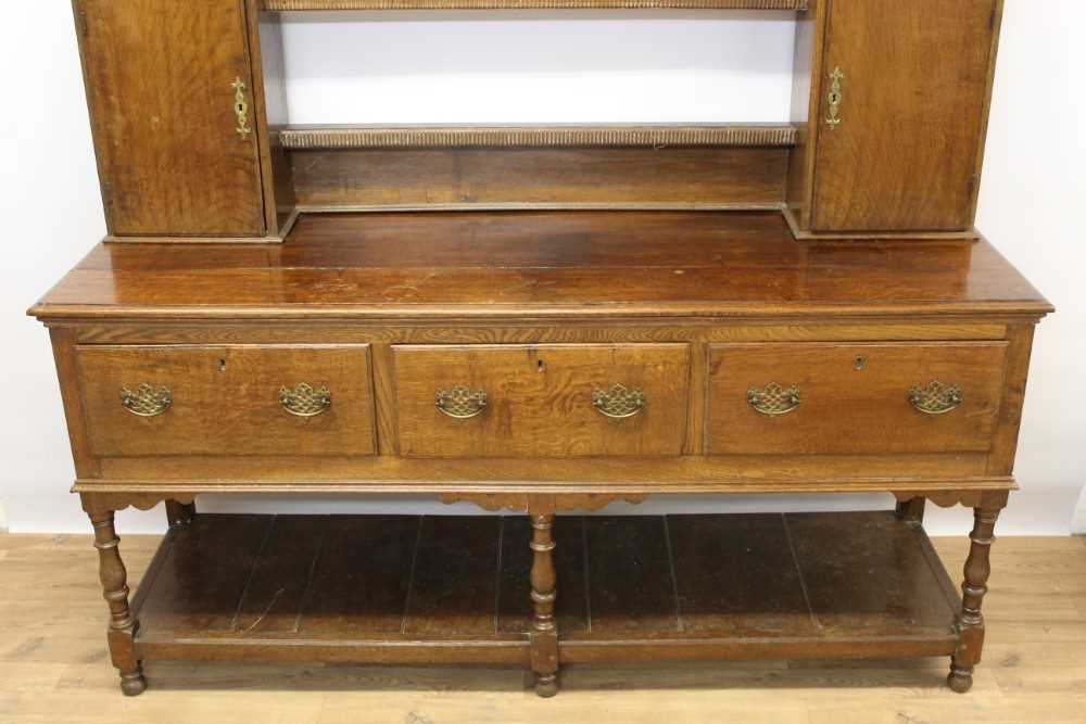 18th century-style oak two height dresser with three drawers to base - Image 4 of 9