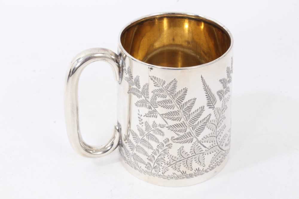Victorian silver christening mug of tapered form, in its original case - Image 4 of 8