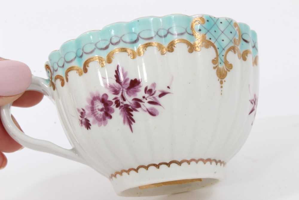 A Worcester coffee cup, a tea cup, a tea bowl in the Hibiscus pattern, and two Royal Lily pattern la - Image 3 of 13