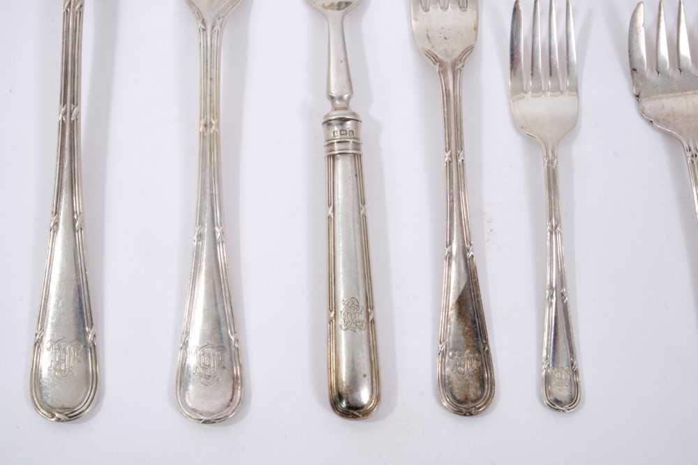 Edwardian silver canteen by Elkington & Co, approximately 166 oz of weighable silver - Image 2 of 7