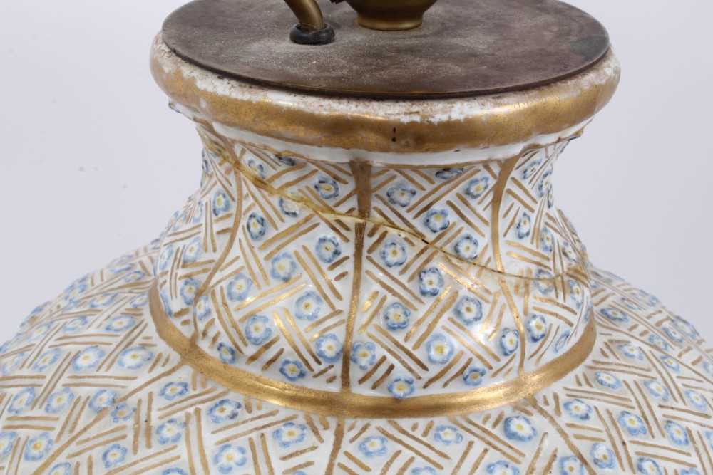 18th/19th century porcelain vase with lamp fitting - Image 3 of 5