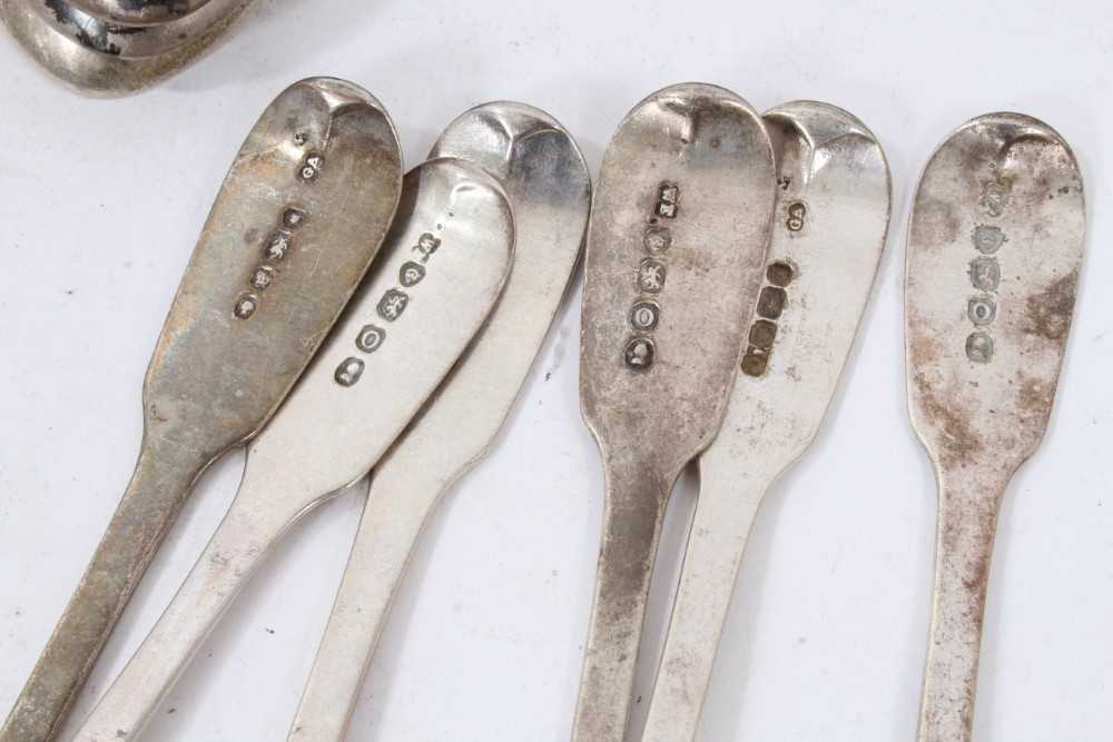 Composite part service of 19th century fiddle pattern cutlery, with engraved crest, 43 pieces - Image 12 of 12