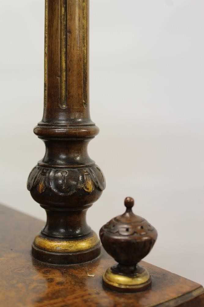 Good quality Victorian inlaid burr walnut veneered and parcel gilt bow front four tier corner whatno - Image 6 of 7