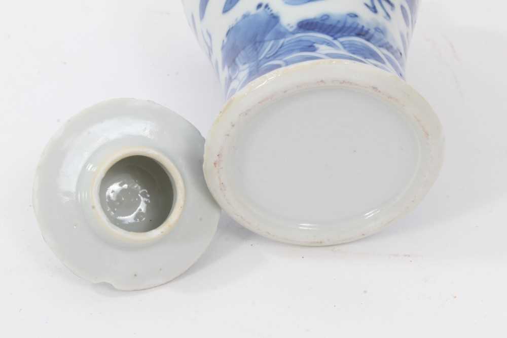 Three Chinese blue and white vases - Image 14 of 18