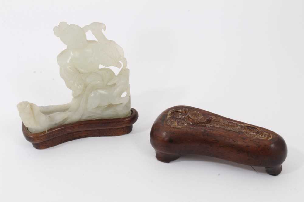 Good Chinese carved jade figure, together with a carved jade bi-disc - Image 3 of 28