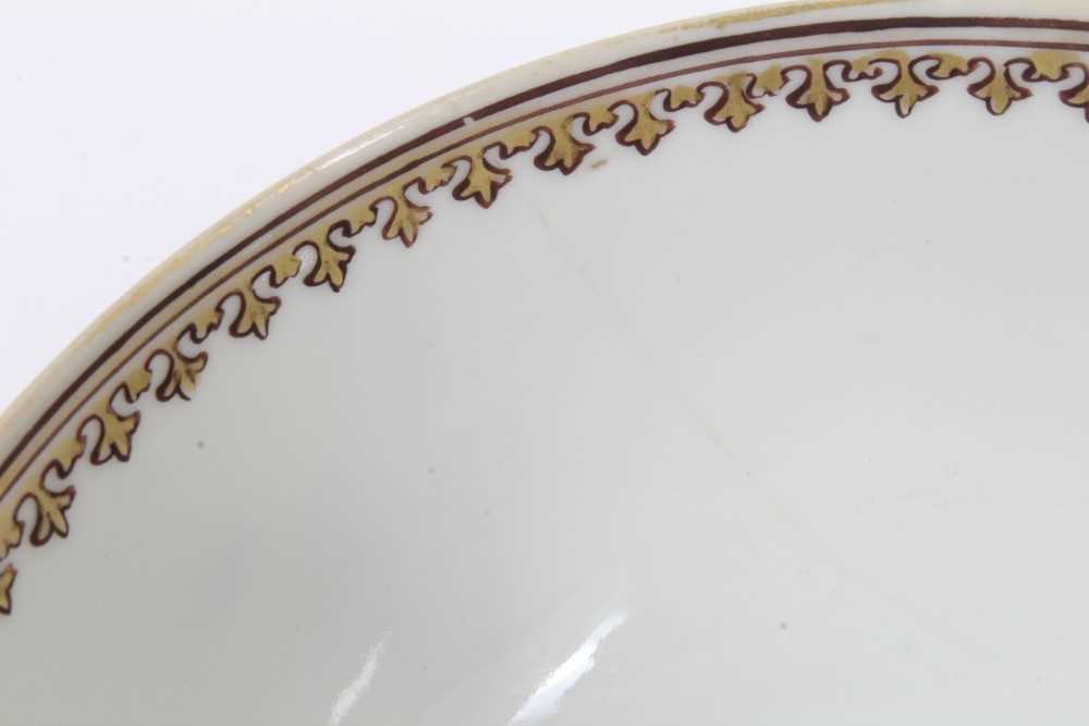 Chinese famille rose armorial bowl, Qianlong period, the motto 'Ora et labora' below the armorial, 1 - Image 6 of 9