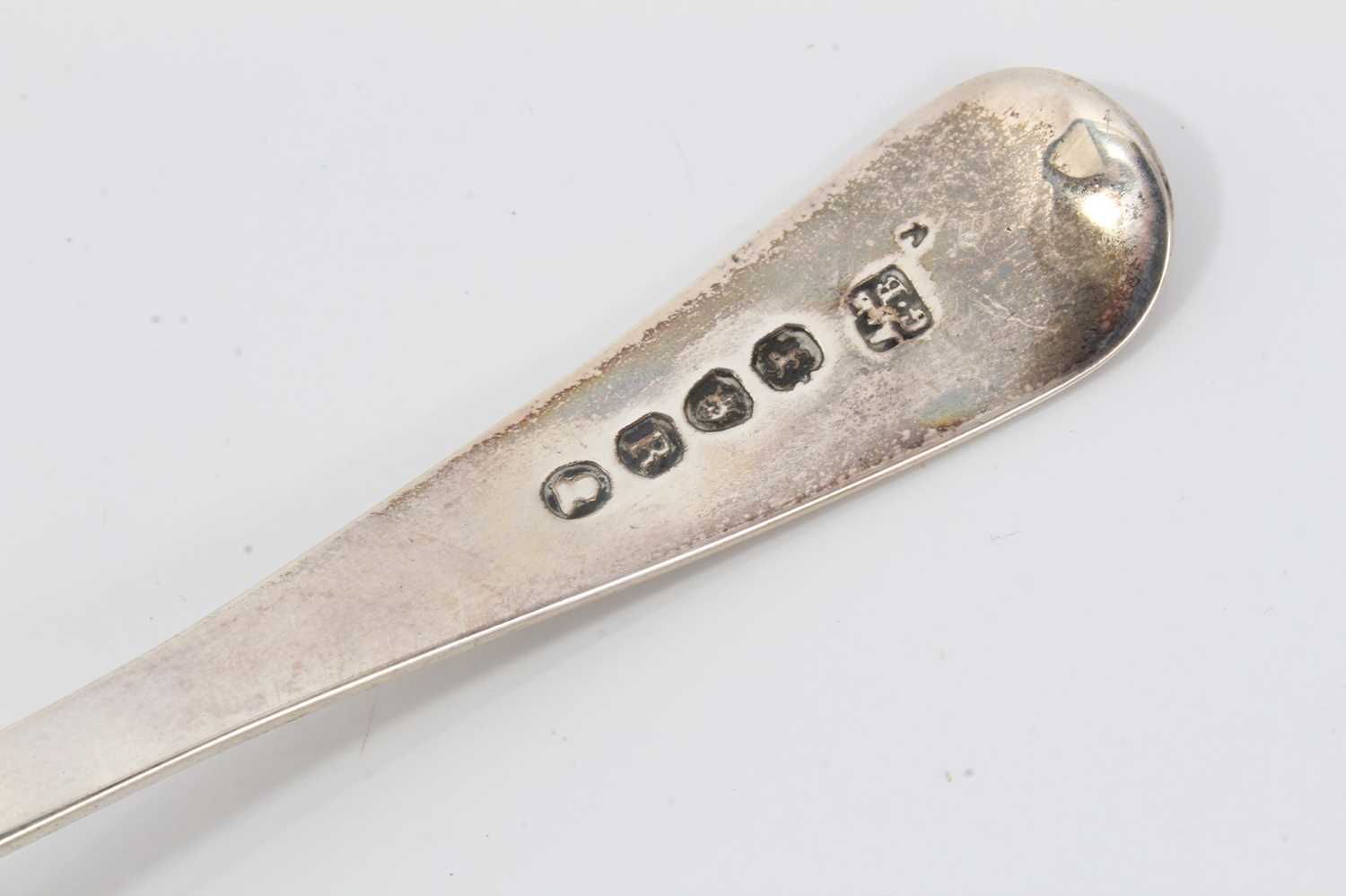 19th century Continental silver caddy spoon with embossed decoration, stamped 930 and import marks f - Image 8 of 10