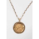 Edward VII gold sovereign, 1905, in 9ct gold pendant mount on 9ct gold chain